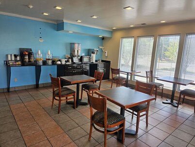 Budgetel Inn & Suites