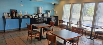 Budgetel Inn & Suites