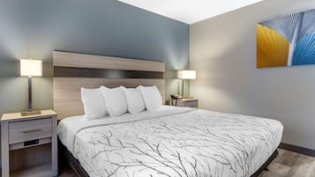 Desk, laptop workspace, iron/ironing board, free WiFi