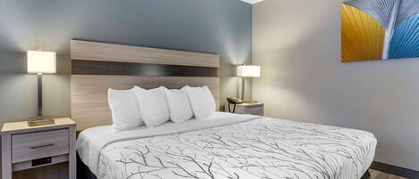 Desk, laptop workspace, iron/ironing board, free WiFi