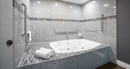 Elev8 Hotel Los Angeles LAX