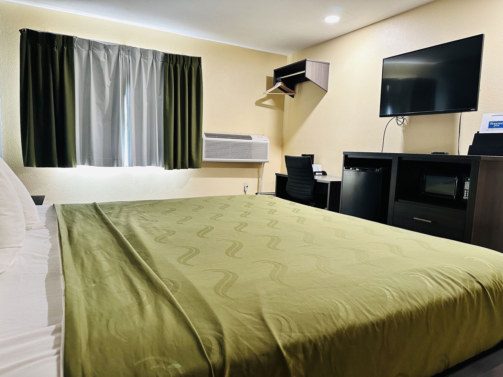 Rollaway beds, free WiFi, bed sheets