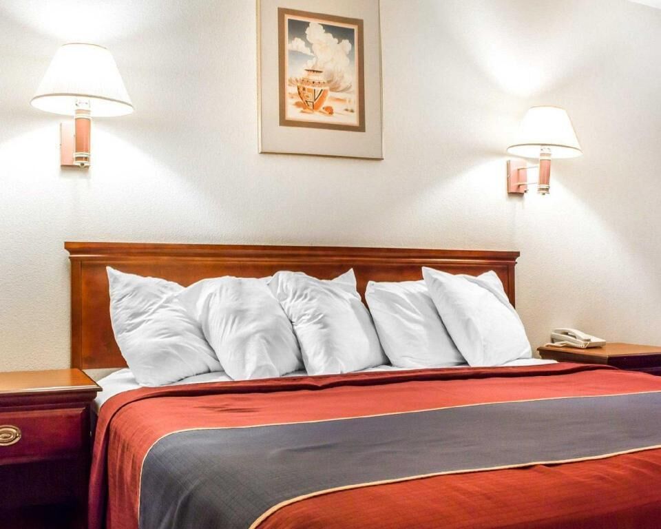 Rollaway beds, free WiFi, bed sheets