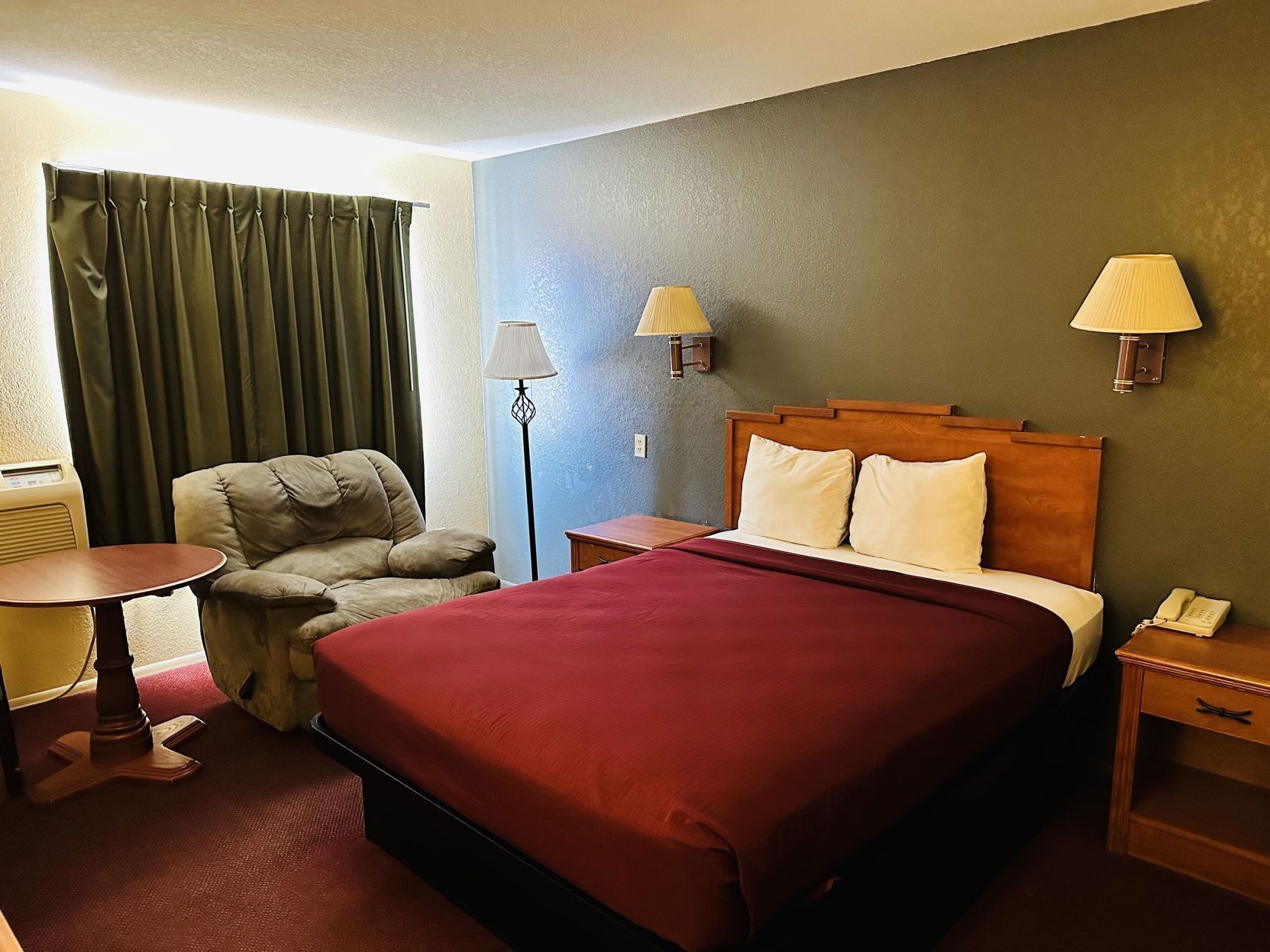 Rollaway beds, free WiFi, bed sheets