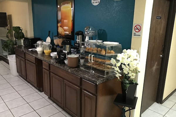 Free daily buffet breakfast