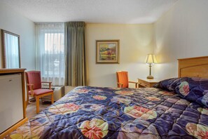 Blackout curtains, rollaway beds, free WiFi, bed sheets - Rodeway Inn Asheville (Asheville)
