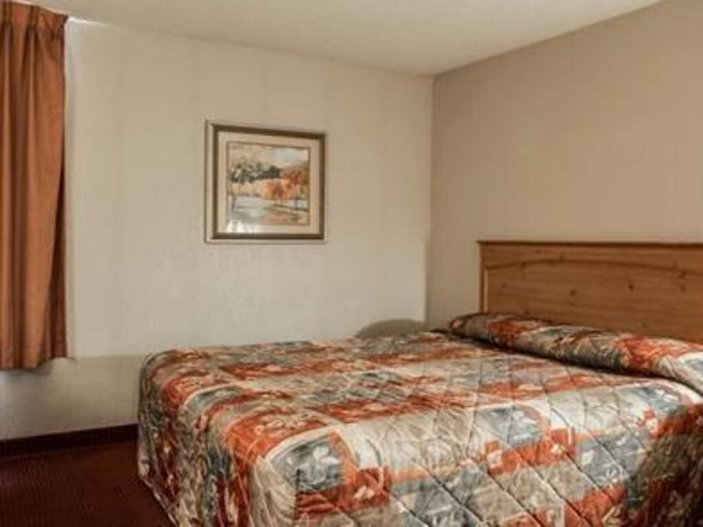 Blackout curtains, rollaway beds, free WiFi, bed sheets