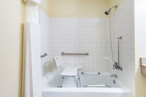 Combined shower/bathtub, free toiletries, hair dryer, towels - Super 8 by Wyndham Franklin/Middletown Area (Franklin)