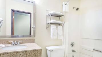 Combined shower/bathtub, free toiletries, hair dryer, towels