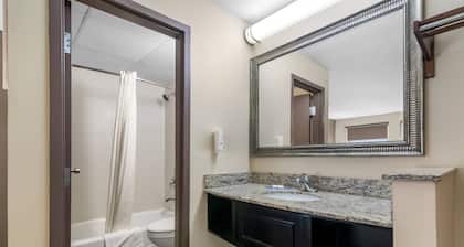 Quality Inn Waterbury East
