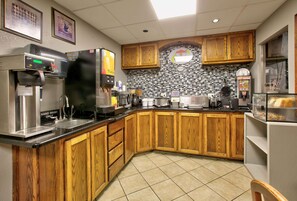 Free daily continental breakfast