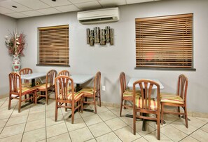 Free daily continental breakfast