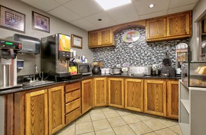 Free daily continental breakfast 