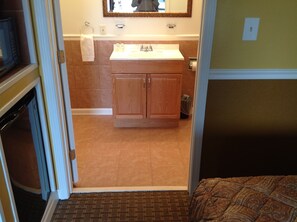 Bathroom sink