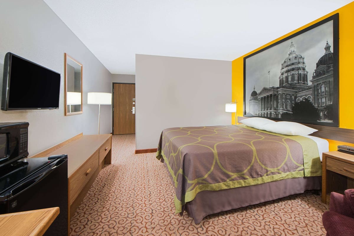 Pillow-top beds, desk, laptop workspace, iron/ironing board