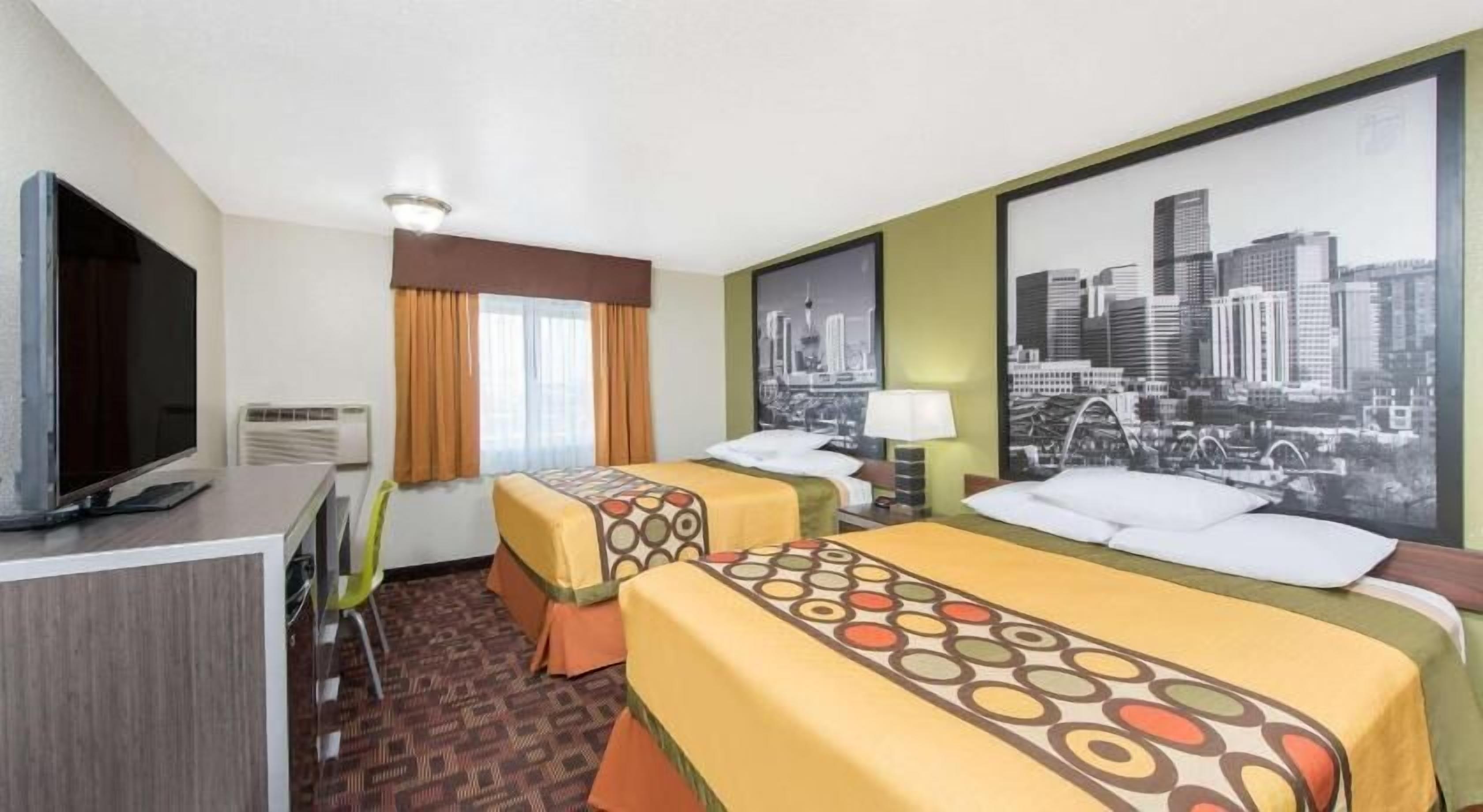 Blackout curtains, free cots/infant beds, free WiFi, bed sheets