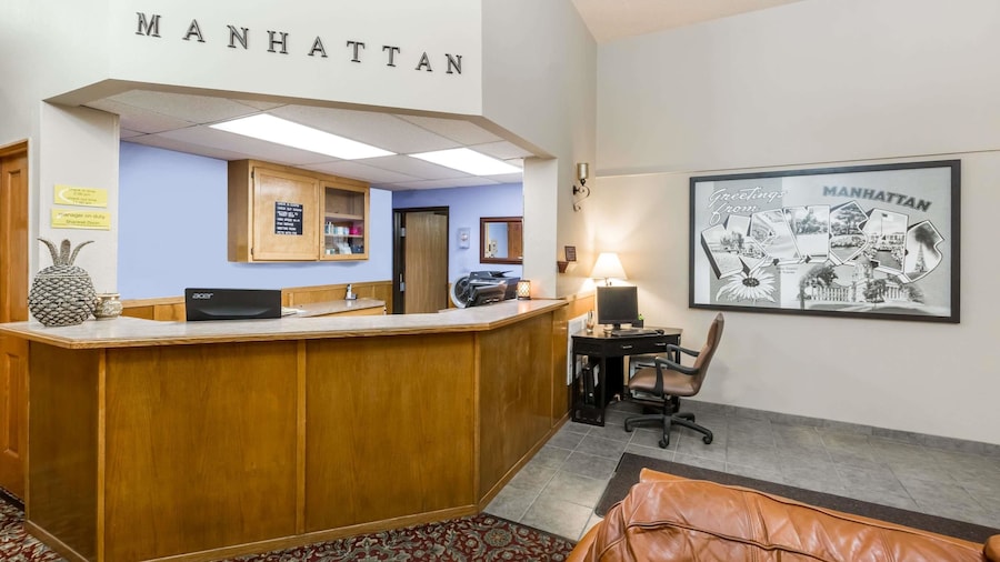 Super 8 by Wyndham Manhattan KS