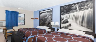 Super 8 by Wyndham Manhattan KS