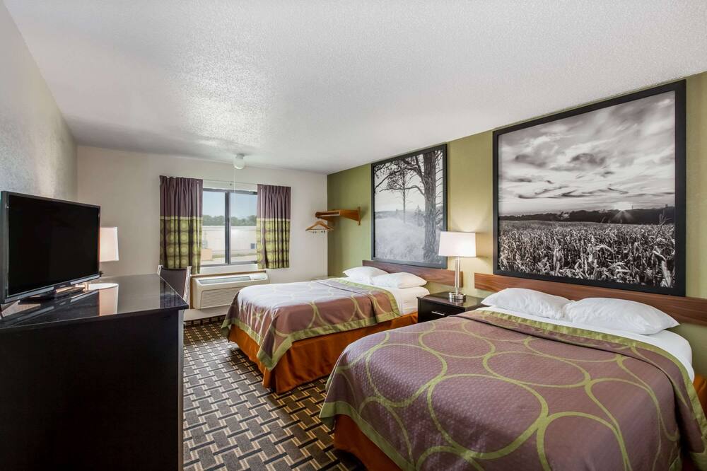 Super 8 by Wyndham Wayne - Wayne