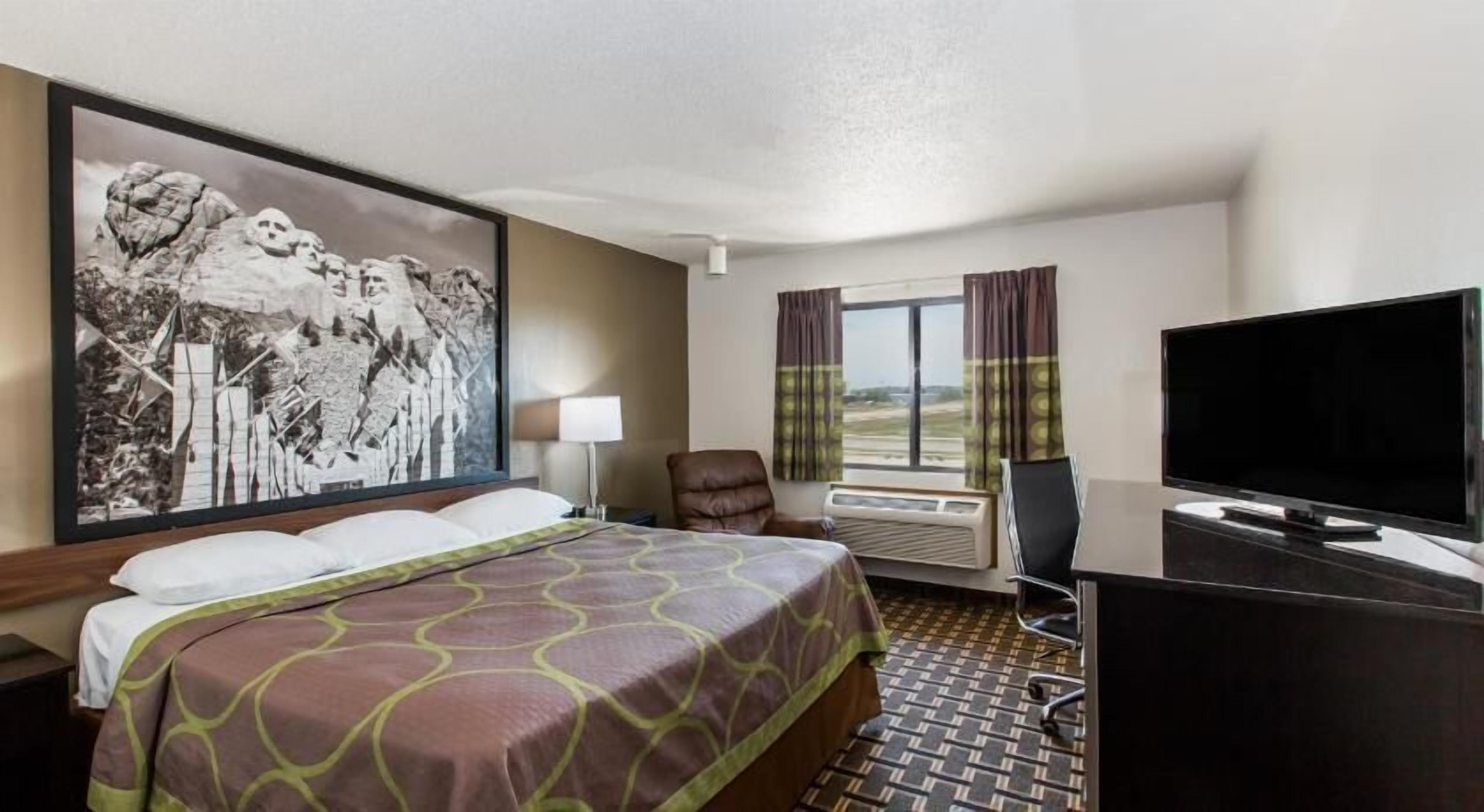 In-room safe, individually decorated, individually furnished, desk