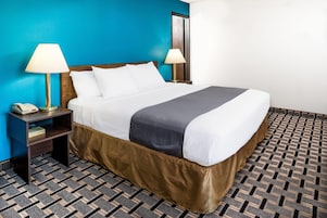 Premium bedding, pillowtop beds, in-room safe, desk