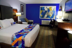 Premium Room, 1 King Bed, Non Smoking, Pets Not Allowed | Premium bedding, pillowtop beds, desk, laptop workspace