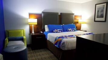 Premium-studiosviitti, 1 suuri parisänky, tupakointi kielletty, lemmikkejä ei sallita | Ylelliset vuodevaatteet, pillowtop-patjalliset sängyt, työpöytä