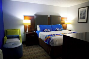 Ropa de cama de alta calidad, colchones con pillow-top y escritorio 