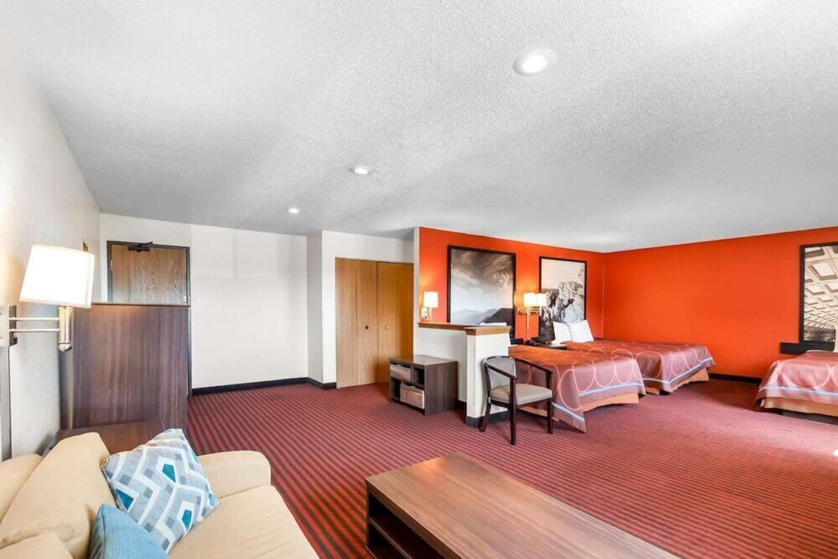 In-room safe, desk, iron/ironing board, free WiFi
