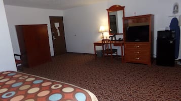 Room, 1 King Bed, Non Smoking | View from room
