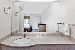 Chuveiro/banheira combinados, produtos de toalete grátis