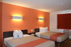 Deluxe-Zimmer, 2 Queen-Betten, Nichtraucher, Kühlschrank und Mikrowelle | Kostenloses WLAN, Bettwäsche
