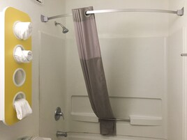 Secador de pelo, toallas