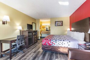 Desk, laptop workspace, blackout curtains, free cots/infant beds - Econo Lodge & Suites Clarksville near Governors Square Mall (Clarksville)