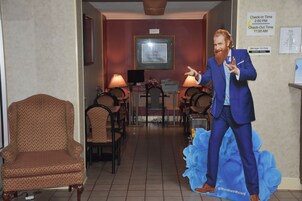 Café da manhã para viagem grátis todos os dias