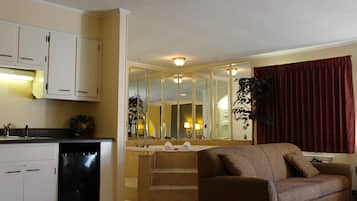 ์ค์ํธ, ํน์ฌ์ด์ฆ์นจ๋ 1๊ฐ, ํก์ฐ, ๊ฐ์ด์ฃผ๋ฐฉ (Jetted Tub) | ์ฑ
์, ๋ฌด๋ฃ WiFi