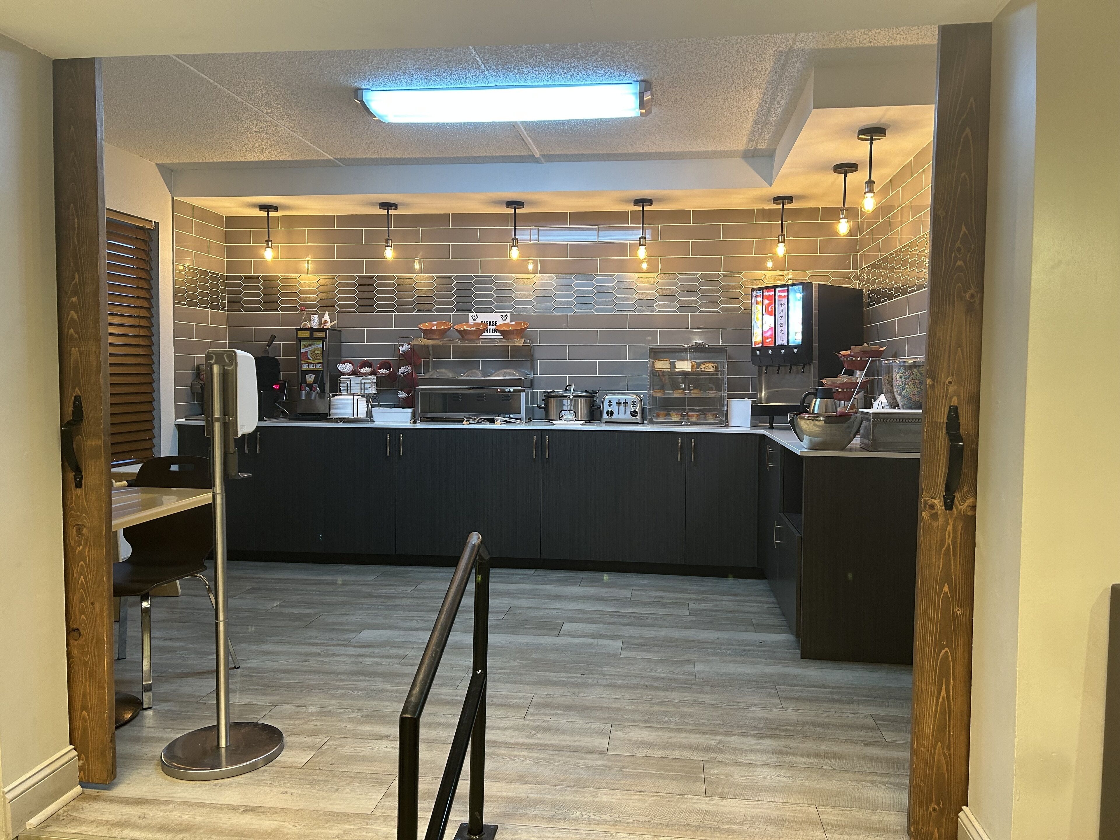 فطور قائم على الخدمة الذاتية مجانًا يوميًا