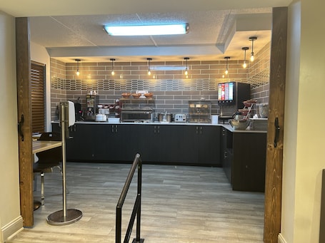 包含每日自助早餐