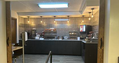 Super 8 by Wyndham Pigeon Forge Dollywood Lane