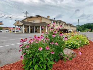 Exterior detail - Super 8 by Wyndham Clearfield (Clearfield)