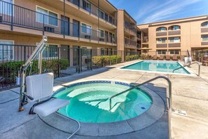 Utomhuspool