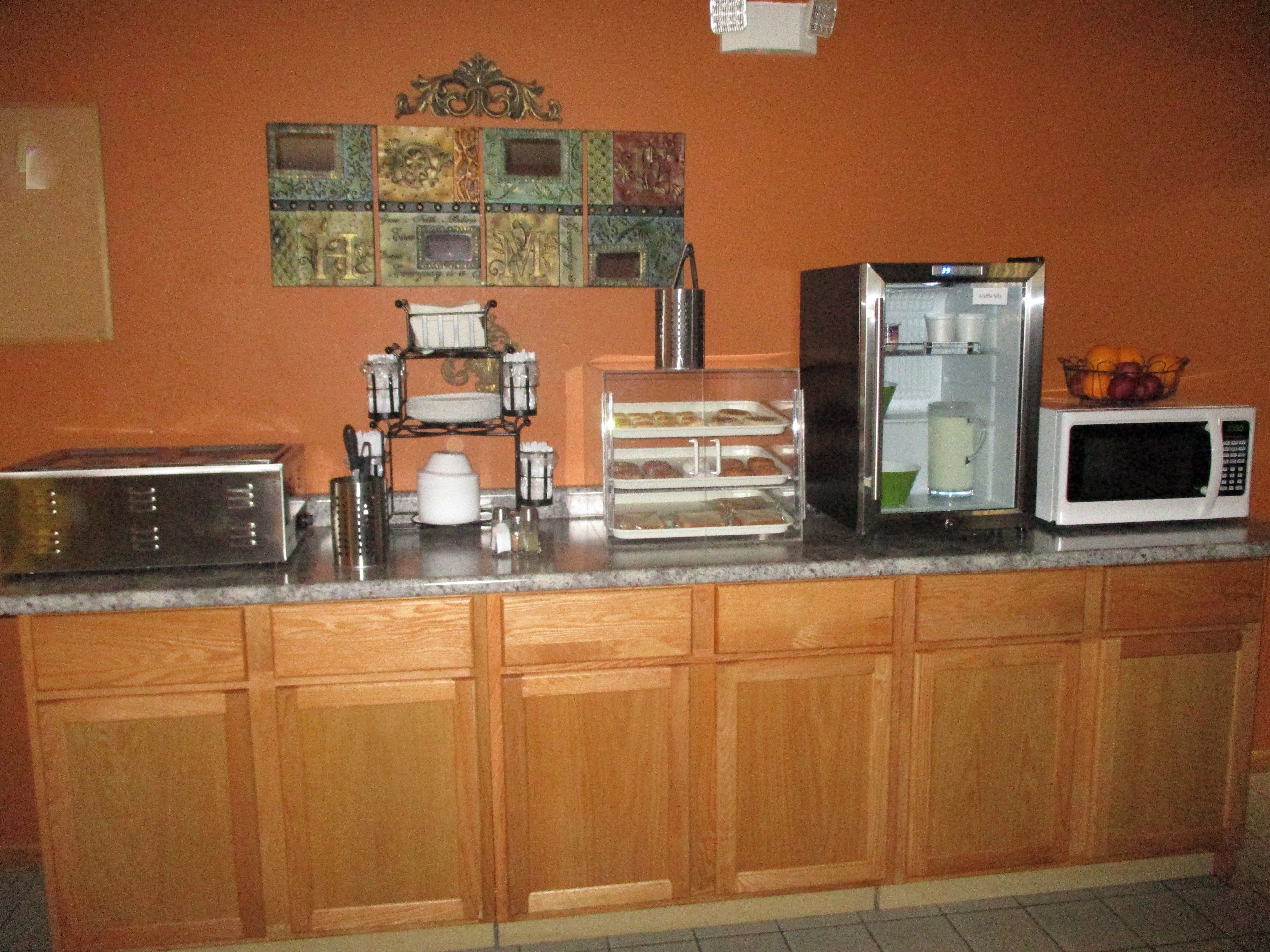 free daily continental breakfast