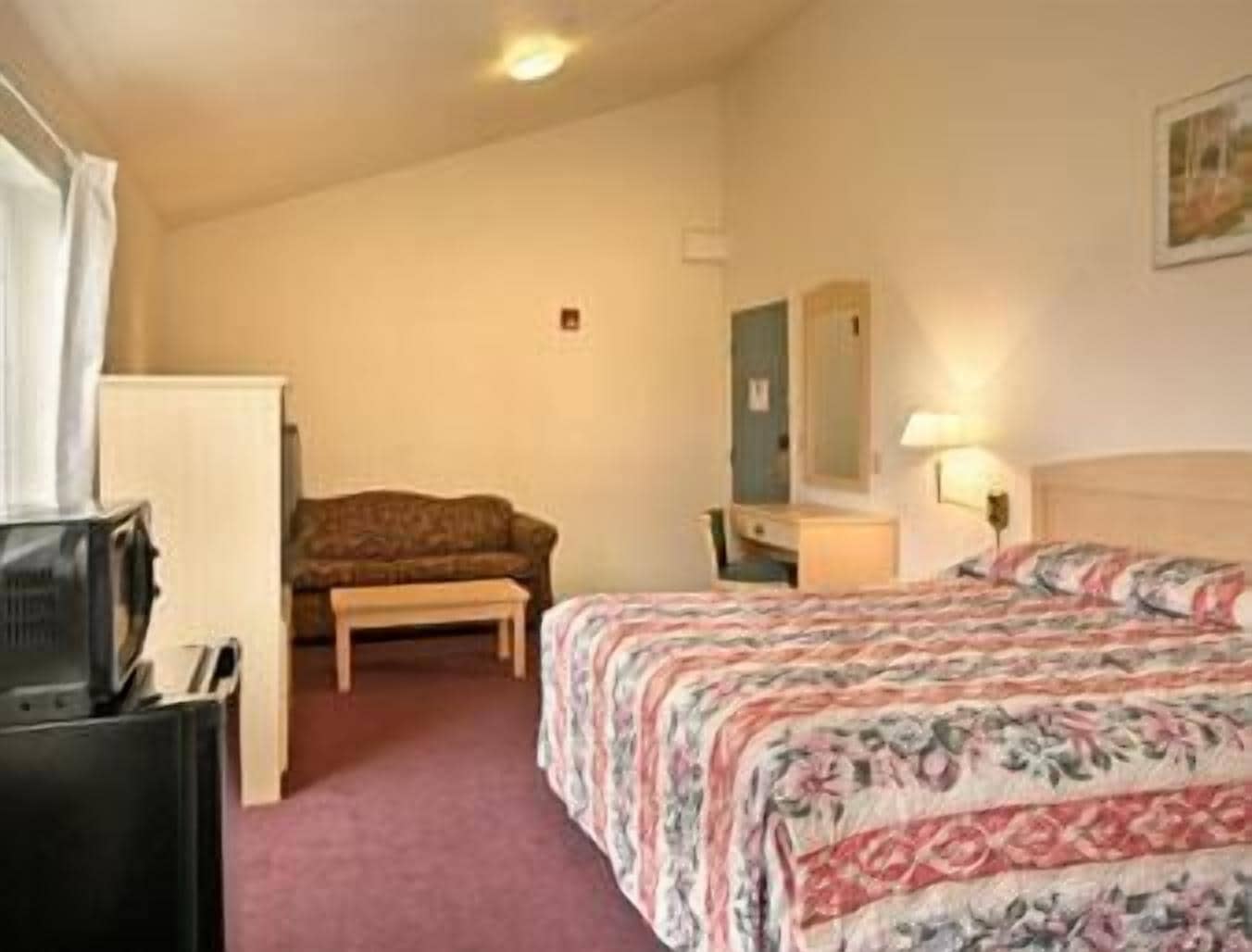 Foto - Super 8 by Wyndham Hayward Downtown