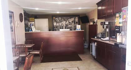 Super 8 by Wyndham Redlands/San Bernardino