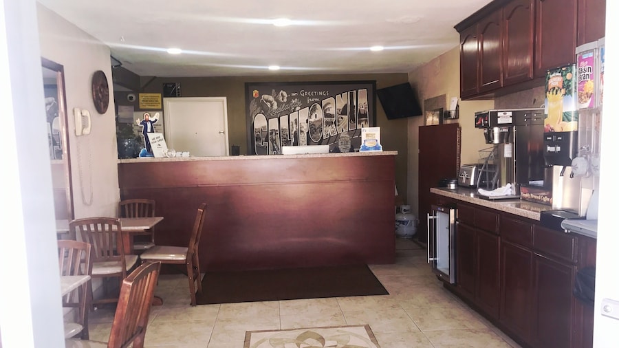 Super 8 by Wyndham Redlands/San Bernardino