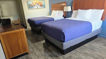 Individually furnished, desk, iron/ironing board, free WiFi