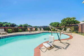 Seasonal outdoor pool, pool umbrellas, sun loungers