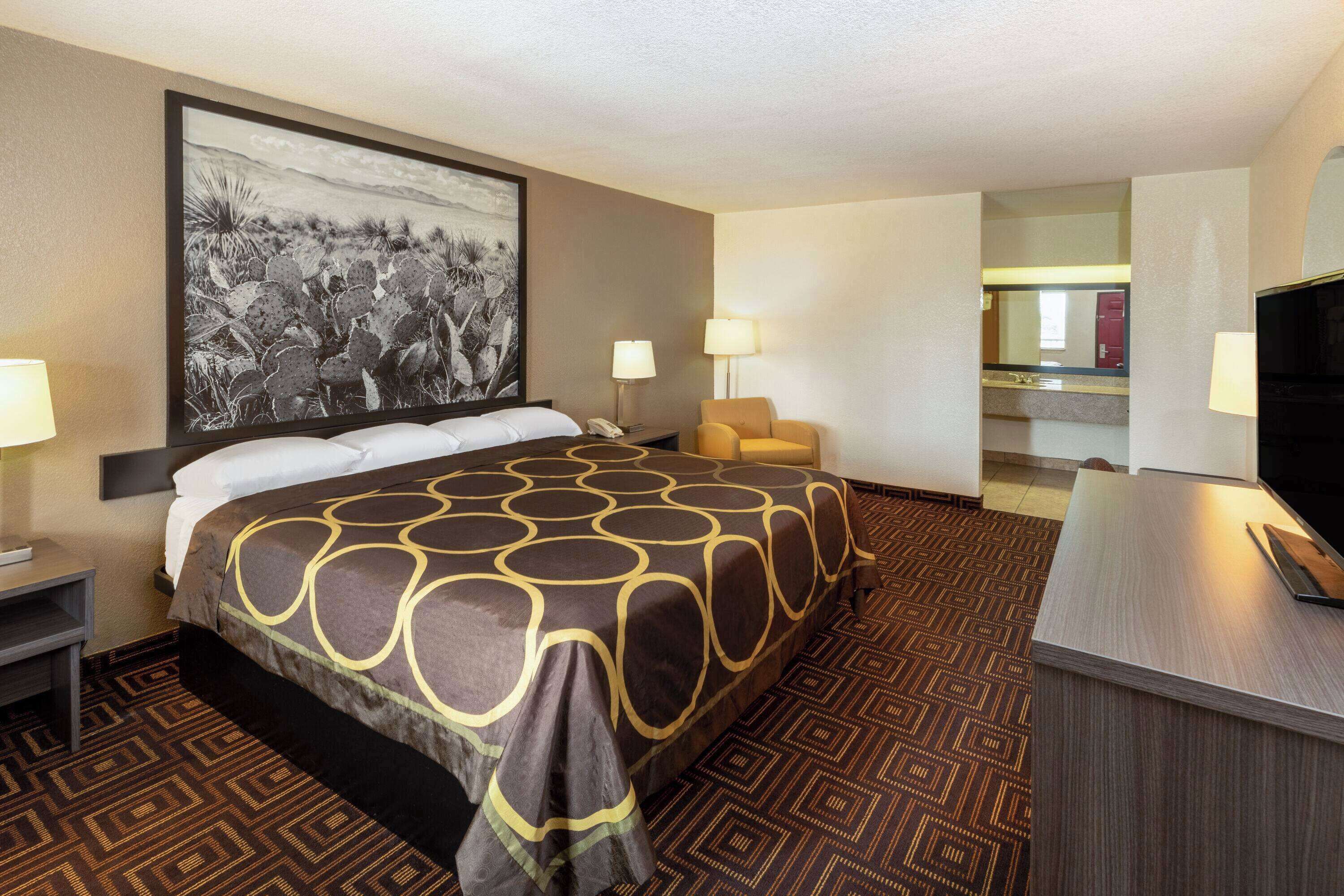 客房, 1 張特大雙人床, 非吸煙房 | 熨斗/熨衣板、免費無線上網、床單