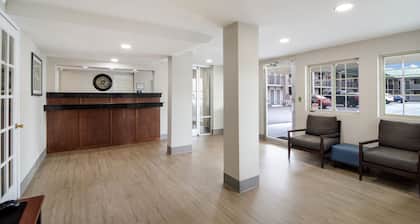 Townhouse Inn