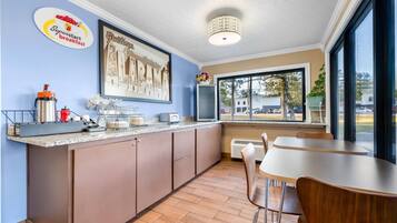 Desayuno para llevar incluido todos los días